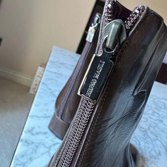 Brand New Bruno Magli Leather Ankle Boots - Picture 3 of 6